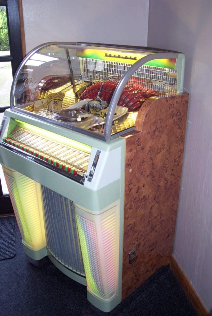 Rare Fully Restored 1954 Rock Ola Comet Jukebox