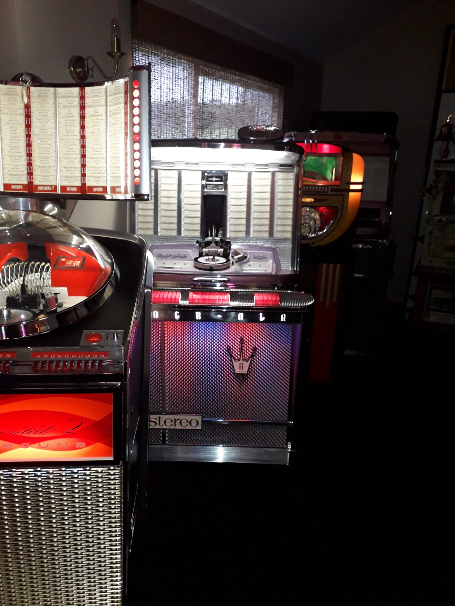 BEAUTIFUL RESTORED 1962 ROCK-OLA EMPRESS 120 JUKEBOX